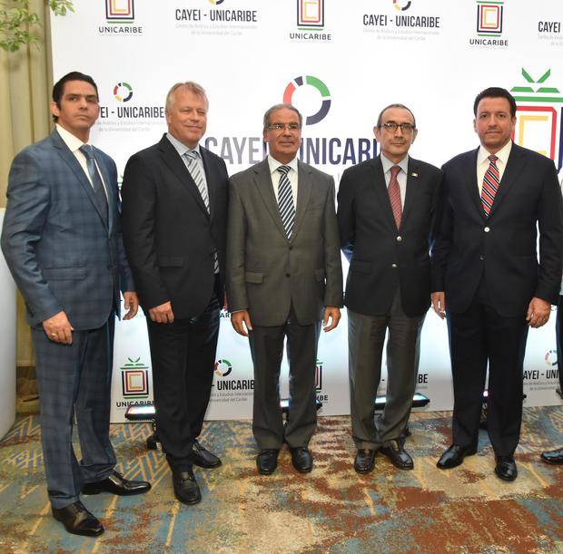 Luis Gonzalez, Urs Schnider, Daniel Saban,Carlos Tirado Zavala y Jose Alejandro Aybar