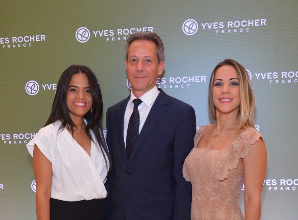 Marlene Mejia, Olivier Pellin y Karina Larrauri