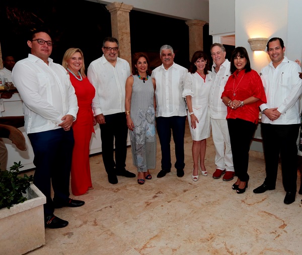  Jose Hazim (hijo), Wendy Enrique De Marchena, Haydée de Rainieri, Miguel Vargas Maldonado, Robin y Robert Bernstein, Angelita de Vargas, José Manuel Romero