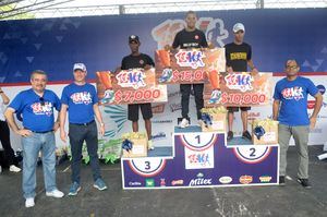 Gerardo García, Olivier Pellin y Máximo Valdéz junto a los Ganadores de la categoría masculino Amaury Rodríguez, Gilberto Santana Manzano y Orlando Bautista.