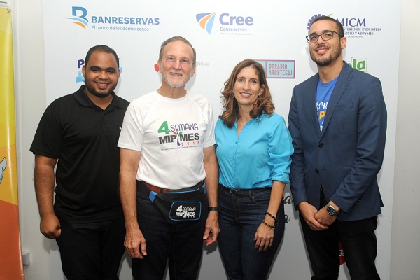 Alan Fernández,  Ignacio Méndez, Rosario Arostegui y Wilfredo de León