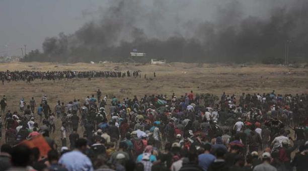 Palestinos cerca de la frontera de Israel en el este de la franja de Gaza