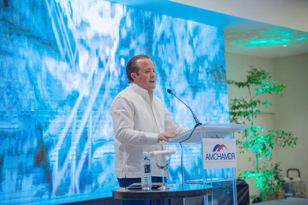 Ponencia de José Ignacio Paliza, el director del Comité Provincial de AMCHAMDR en Puerto Plata.