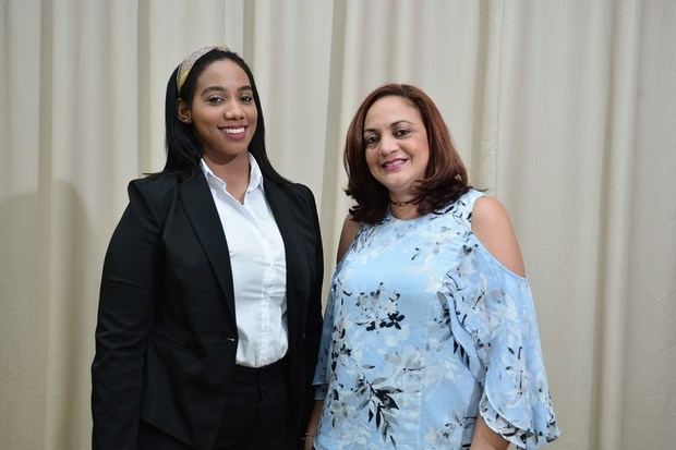 Pamela Silverio y Ana Núñez.