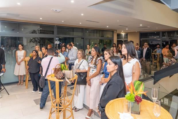 Parte del público que participó durante el lanzamiento de la sucursal Paola
Alvarado Design Group.