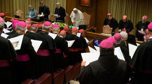El papa y los obispos entonaron 