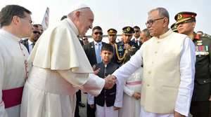El Papa llega a Bangladesh para continuar con su viaje apostólico en Asia