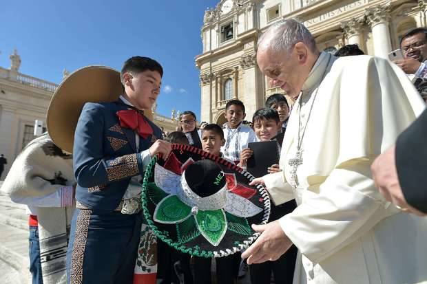 Papa y niños mejicanos