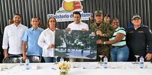 David Collado deja iniciadas obras en los Bajos de Haina que impactarán en el turismo de ese municipio