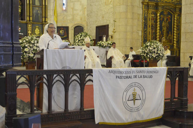 Sor Trinidad Ayala Adames, coordinadora General de la Salud  mientras se dirige a los presentes.