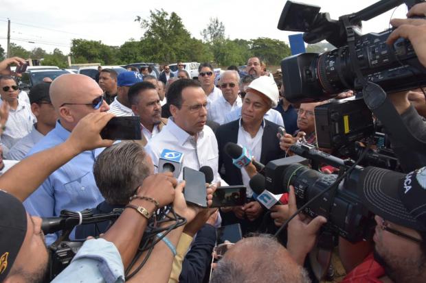 Peña Mirabal: 'Quienes no concluyan construcción de escuelas en el plazo serán sometidos a la justicia'