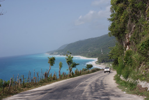 Vista desde la carretera que da entrada a Pedernales.