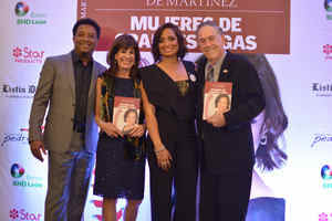 Pedro Martinez, Robin Bernstein, Carolina Cruz de Martinez y Richard Bernstein.