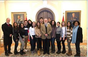 Embajador Pedro Vergés se reúne con estudiantes dominicanos en Canadá 