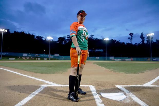 Tras convertirse el domingo pasado en la primera mujer en competir en la Liga de Béisbol Superior Doble A de Puerto Rico, la pelotera Diamilette Quiles dijo a Efe que se ha convertido en motivación para que otras jóvenes puedan medirse contra hombres en otros deportes.