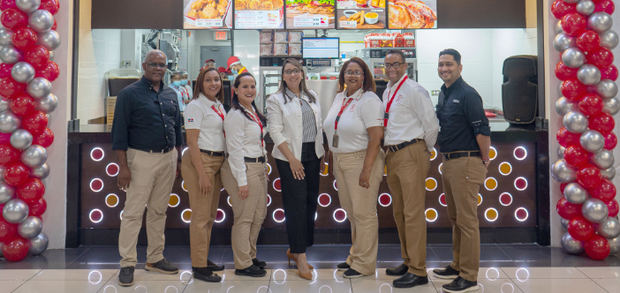 Eduardo Llano, Narcisa Paniagua, Auris Mateo, Indhira Portes, Susana Vanderhorst, Eddy Pascual y José Grullón.