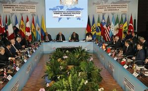 Petro pide una reconstrucción democrática al iniciar la conferencia sobre Venezuela