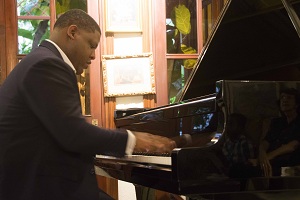 Pianista Omar Ubrí