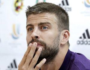 Piqué conduce un Renault Twingo en respuesta a Shakira