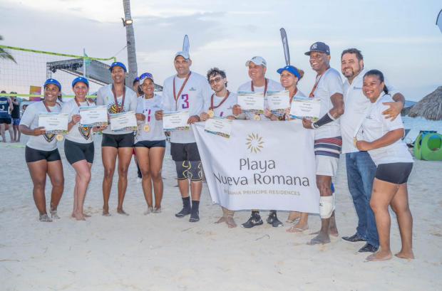 Playa Nueva Romana cierra la temporada de verano con la primera edición del Volley Fest