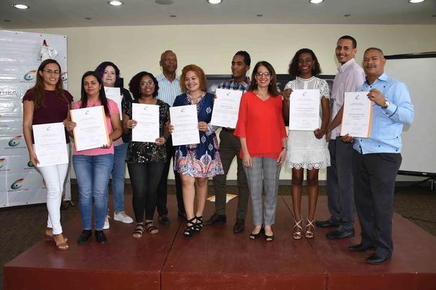 Ministerio de Cultura, a través de la Dirección General de la Feria del Libro, hizo entrega formal a los ganadores del “Premio Joven Feria del Libro 2019”.