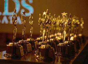 Estatuillas de los premios Juventud Awards.
