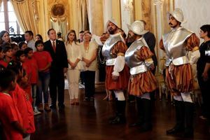 Nueva pareja presidencial de Panamá abre el palacio de Gobierno a los niños