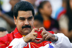 Maduro pide a Trump sacar sus 
