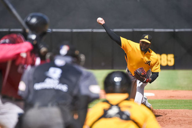 Gigantes desatan sus bates y humillan a las Águilas en el estadio Cibao.