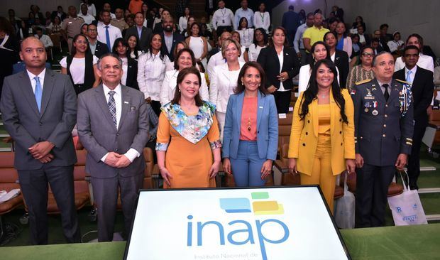INAP presenta primer grupo de promotores digitales en la administraciòn pública