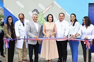 Primera dama y SNS dejan en funcionamiento Unidad Integral para Adolescentes en el Hospital Marcelino Vélez Santana