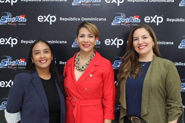 Erika Fernández, Marbel Lugo y Mercedes Molina.