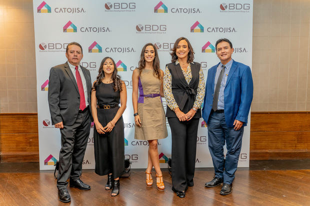 Francisco Sandoval, Gabriela Bradna, Maria Caterina Cantisano, Irene Torres de Cantisano, Christian Bradn.