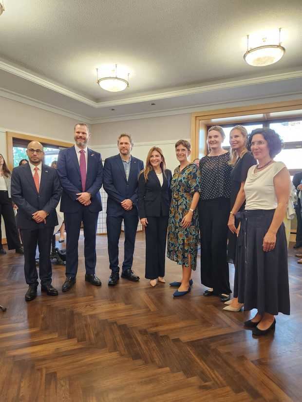 Francisco Caraballo, Karsten Windeler, Johannes Kelner, Carolina Mejía, Anna Lürhmann, Annete Walter, Mike Friedrechsen, Annette Kalmund.