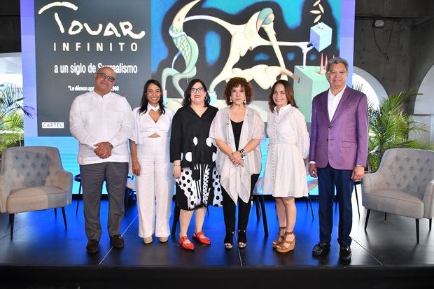 Héctor José Rizek, Lilian Carrasco, Daniela Tovar, Giselle Infante y Yuri Ruiz.