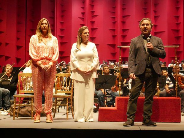 Marisol Rodríguez Copello, Margarita Miranda de Mitrov y Carlos Veitía.