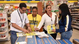 Pro-consumidor supervisa plazas comerciales en el viernes negro