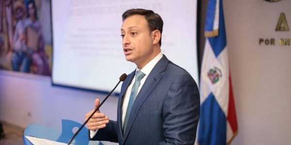 El procurador general de la República, Jean Alain Rodríguez da detalles sobre la información. 