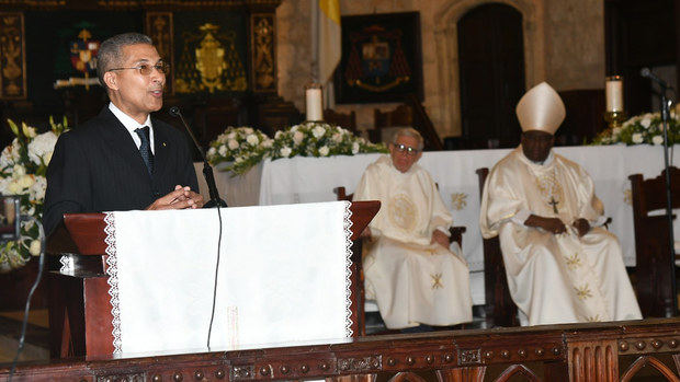 Director general de Promese/Cal, Enriquillo Matos, durante una eucaristía de acción de gracias por celebración de aniversario de la institución.