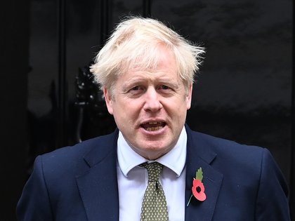 El ministro defendió la decisión anunciada anoche por el primer ministro, Boris Johnson, pese a que el comité científico que asesora al Ejecutivo ya había advertido hace varias semanas de que era necesario un confinamiento 'corto' para detener el crecimiento de los contagios.