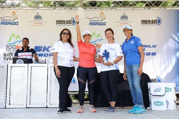 Doble premio, primer lugar femenino.