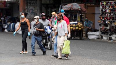 El ministro de Salud dice que se evalúa volver al estado de emergencia.