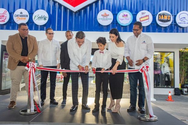 Damian Rosario, Sandy Filpo, Isidro Alejos, Jhovanny Rodríguez, Thiago Rodríguez, Katherine Filpo y Benny Metz.