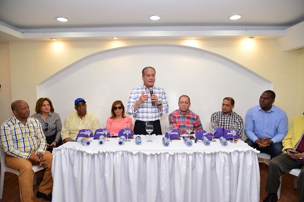 Reinaldo Pared Pérez durante una rueda de prensa en Boca Chica.