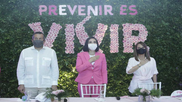 Primera Dama inicia chequeos gratuitos para detectar cáncer de mama.