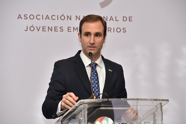 Raúl E. Hoyo