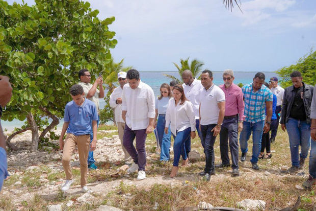 David Collado anuncia remozamiento del malecón de La Romana.