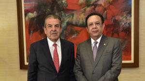 Gobernador Valdez Albizu recibe visita del ex presidente chileno Eduardo Frei