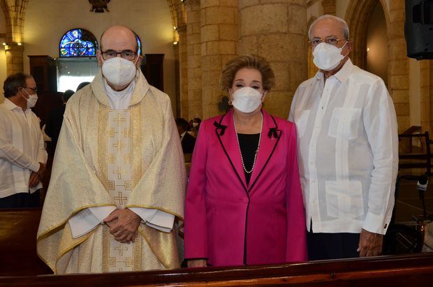 Padre Manuel Maza, Amada Pittaluga de González, Octavio González Nivar.