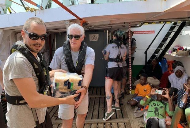 El actor estadounidense Richard Gere criticó hoy en Lampedusa (sur de Italia) la ley antiinmigración del ministro del Interior italiano, el ultraderechista Matteo Salvini.